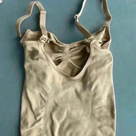 SKIMS Tan Adjustable Straps Sculpting Seamless Brief Snaps Bodysuit Size… - Picture 6 of 7